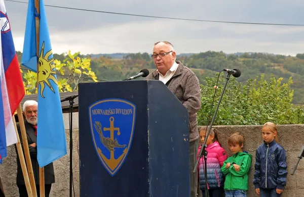 V Loparju so se poklonili partizanskemu Mornari&scaron;kemu odredu Koper (foto)