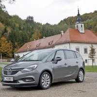 Zafira se osvežena podaja na osvajanje novih družin.