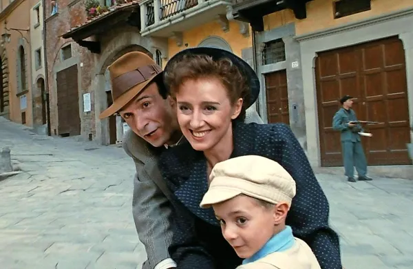 Življenje je lepo, prizor iz z oskarji nagrajenega filma.