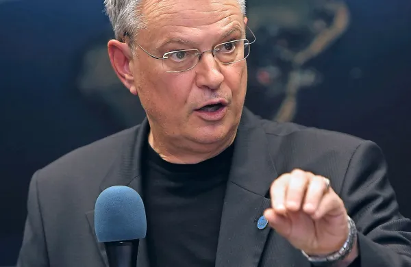 Marko Pavliha: “Če bodo odgovori vlade površni, 
bo to dokaz, da ima  fige v žepu, ko govori o 
transparentnosti tega projekta.” 