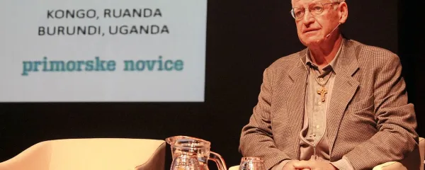 Danilo Lisjak: “Globalizacija? Kaj pravzaprav  je 
to? To pomeni, da mora otrok v Afriki postati del 
tvoje družine. Če ga vidiš po televiziji, če ga slišiš, 
si soodgovoren zanj.”