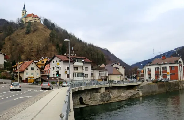 Idrija je med prvimi v Sloveniji znana tudi po tem, da glasno 
nasprotuje  trem spornim mednarodnim sporazumom.