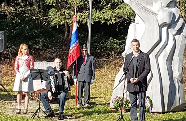 Tradicionalna slovesnost pri &ldquo;bajti&rdquo;