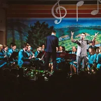 Pihalnemu  orkestru Marezige se je kot gost večera pridružil 
Rudi Bučar.