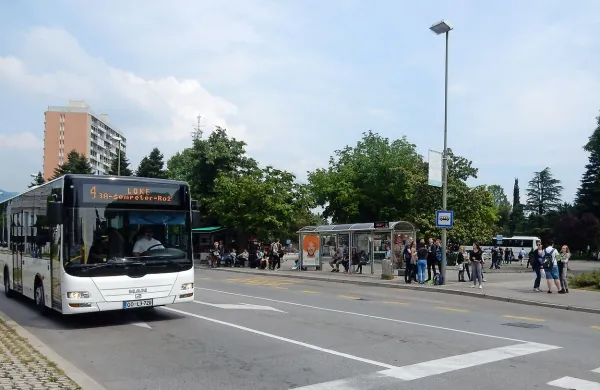  Podeljevanje koncesije za mestni potniški promet bo še 
malenkost daljše.  