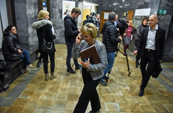 Po današnjih  pogajanjih zdravniškega sindikata Fides z   vlado 
in zdravstveno ministrico Milojko Kolar Celarc na čelu, ostaja 
odprto, ali stavka v torek bo ali jo bo  Fides zamrznil.