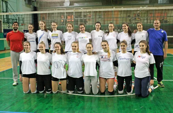 Tako se je v četrtek  zbrala ženska kadetska odbojkarska reprezentanca. 