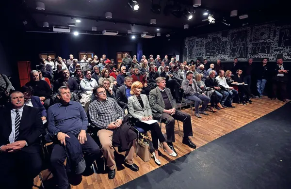 Tudi Koprčani pozivajo k varianti Baredi