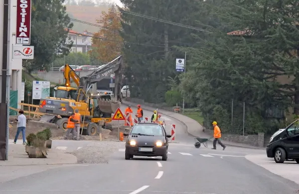 Že krožišče na Dobrovem je šele v zametkih, kje je šele 
obnova vsega trga.