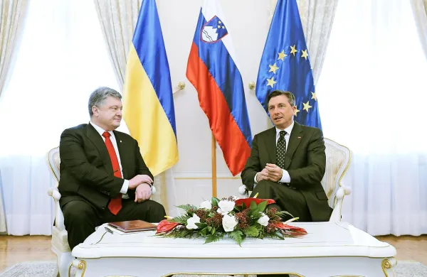 Slovenski in ukrajinski predsednik Borut Pahor in Petro 
Porošenko sta  zadovoljna, ker se gospodarsko sodelovanje 
med državama v zadnjem času krepi. 