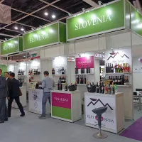   Slovenija se z najkakovostnejšimi vini letos prvič predstavlja 
na največjem vinskem sejmu v Hongkongu. 