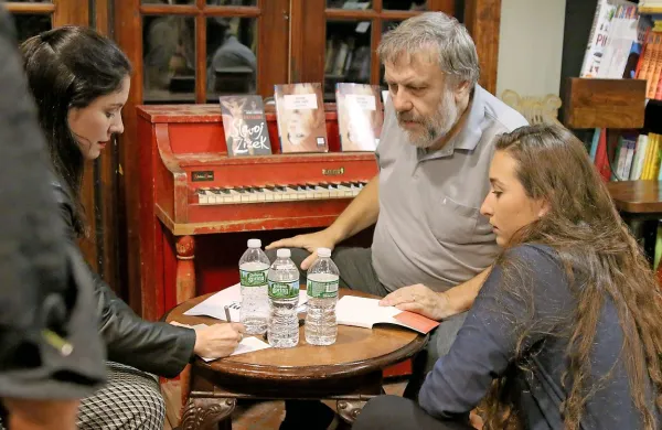 Jela Krečič in Slavoj Žižek na predstavitvi knjige v New 
Yorku