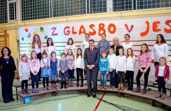 Košanski šolarji so bili nadvse veseli, da se je njihovega 
dobrodelnega koncerta udeležil tudi predsednik države Borut Pahor.