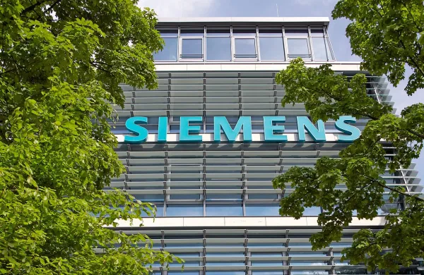 Siemens bo širil  svojo ponudbo na trgu visoko tehnološke 
proizvodne industrije.