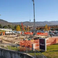 Pred novogoriško Qlandio so začeli graditi 19. restavracija 
McDonald's  v Sloveniji.