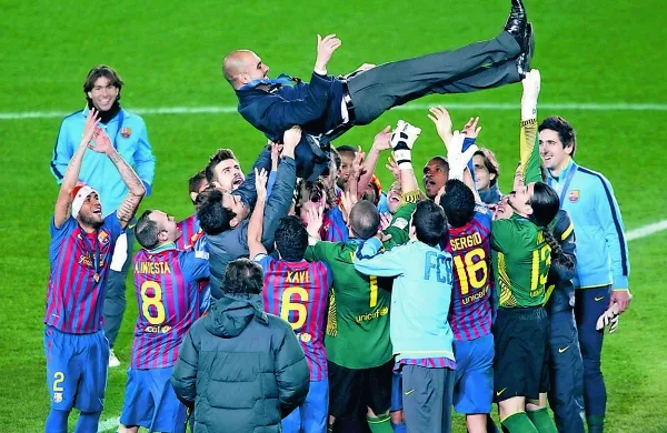 Dolgoletni nogometni trener Barcelone, zdaj pa prvi mož 
Manchester Cityja Pep Guardiola, naj bi po pripovedovanju 
nogometaša dosegal najboljše rezultate takrat, ko je igralcem 
prepovedal spolnost. 