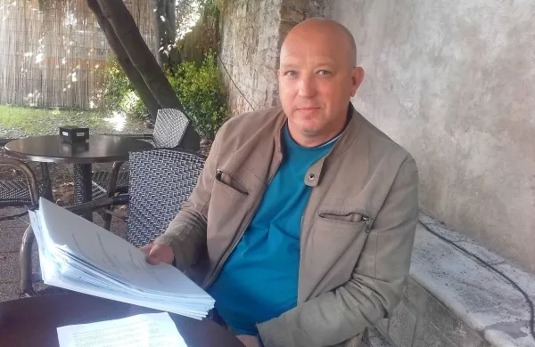 Na koprskem delovnem sodišču se je nadaljevala pravda 
nekdanjega vodje piranskega akvarija Valterja Žiže, ki toži 
piransko srednjo šolo kot upravljalca zaradi izredne odpovedi 
pogodbe o zaposlitvi.