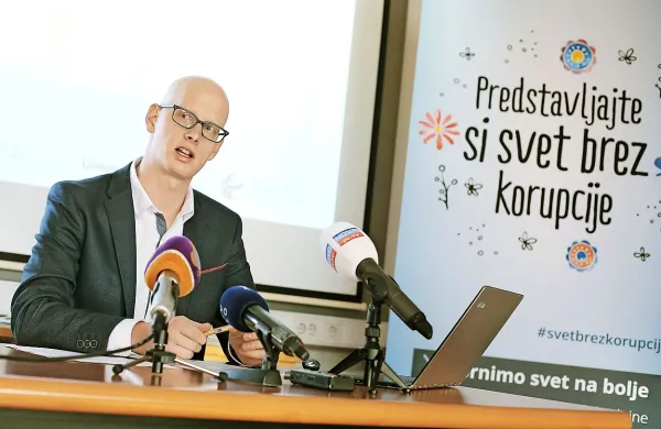Vid Doria: “Razprtije in konstantno javno 
obračunavanje na različnih področjih nikakor ne 
pripomorejo k javnemu zaupanju v komisijo.”