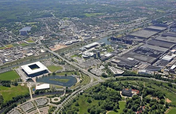 Nemški avtomobilski proizvajalec Volkswagen je danes napovedal, da bo do leta 2025 po vsem svetu ukinil 30.000 
delovnih mest, od tega 23.000 v Nemčiji.