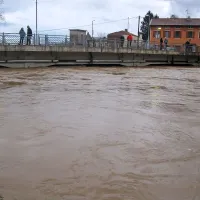 Na Gori&scaron;kem obilne padavine, voda zalila  nekaj hi&scaron; (foto in video)