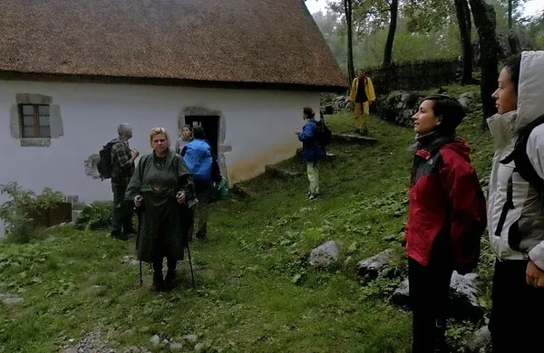 V obnovo Nježne hiš so vložili zajetnih, tako rekoč  neverjetnih  
235.000 evrov, zato je nujen načrt za obrestovanje  denarja  v 
povezavi z razvojem širše okolice.
