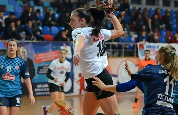 Prva igralka tekme je bila Nina Zulič z 12 goli. 