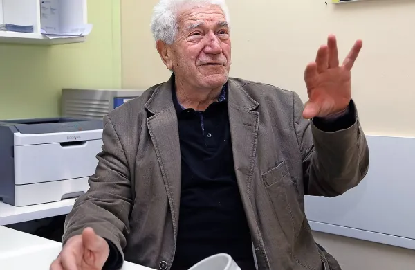 Aleksander Doplihar: “Gre za grabežljivost, za boj 
za lastne egoistične cilje, kar  pa poteka na plečih 
bolnikov. To je nesprejemljivo, nemoralno in 
neetično. Zahteve bi morali reševati mimo 
bolnikov, v pogajanjih s politiko in ministrstvom.” 