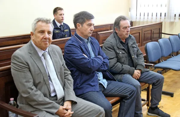 Srečko Prijatelj, Robert Časar in Marjan Mikuž bodo v petek 
izvedeli, kako se je odločil senat, ki jim je sodil na  ponovljenem sojenju v zadevi Orleška gmajna. 