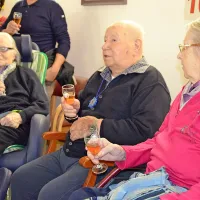  Na praznovanju mu je družbo  delala najstarejša stanovalka, 
103-letna Alojzija Hvala.