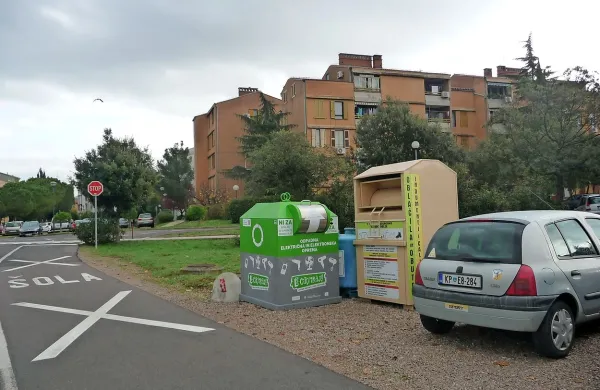V Izoli so zabojnike za e-odpadke postavili na petih lokacijah.