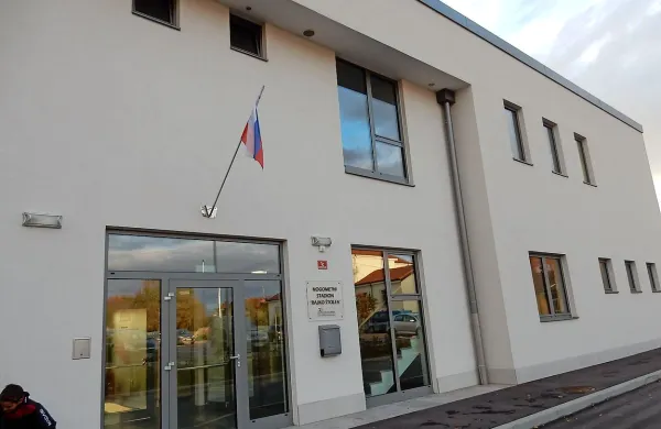 Čeprav so s Štipa že poslali prošnjo sežanskemu občinskemu svetu, da izda soglasje k imenovanju Štolfe za 
direktorja, bodo morda morali glasovanje o njegovi izbiri 
ponoviti, ker statut in poslovnik predvidevata samo javno 
glasovanje. 