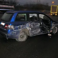 Romunska voznica je svoj avto pošteno olupila.