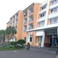 Novi svet zavoda prevzema dom v stabilnem finančnem 
stanju. Za oskrbo 179 stanovalcev je zadolženih 124 zaposlenih.