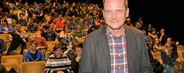 Dalibor Matanić ceni svojo ustvarjalno neodvisnost, a se 
zaveda tudi, da je umetnost mrtva, če ne komunicira. 