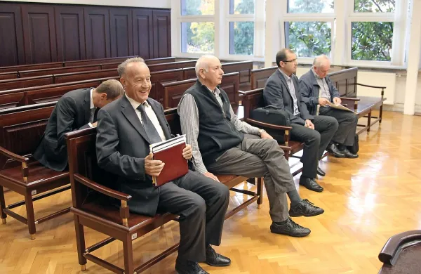 Marijan Groff, Darjo Stepančič, Tadej Vidic in Ivan Lisjak (z 
leve) so si  po včeraj slišani odločitvi koprskega višjega 
sodišča dokončno oddahnili.