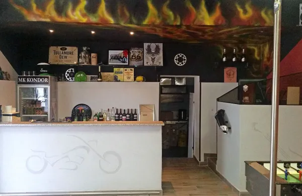 Nov gostinski lokal? Ne, to je gnezdo Kondorjev v Vanganelu.  