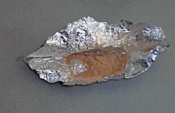 Člani združbe naj bi do kupcev spravili nekaj več kot deset 
kilogramov heroina in več kot 60 kilogramov konoplje. 
Koprski kriminalisti so združbo razbili pred dvema letoma, 
skupno pa so ovadili približno 30 ljudi. 

