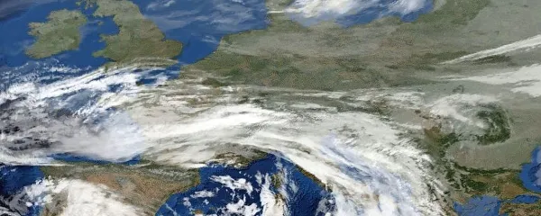 Ciklonsko območje na zahodu je včeraj vplivalo tudi na vreme 
pri nas