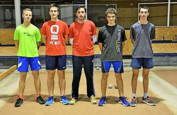 Slovenijo bodo zastopali (z leve): Erik Čeh, Žan Sodec, Jaka Kosirnik, Nik 
Švara in Gašper Povh. 



