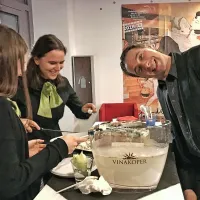 Nalezljiv smeh igralca Gorazda Žilavca je v dobro voljo 
spravljal mlada dekleta.