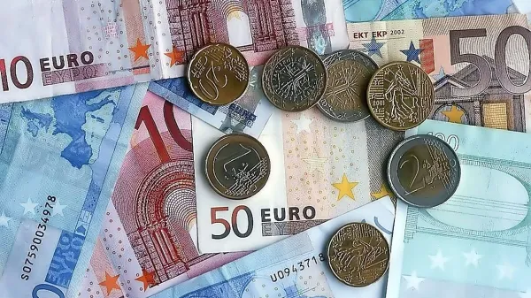 Slovenija ni več v krizi, naj živijo prazniki!