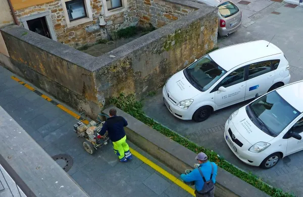 Marjetica je držala obljubo o rumenih črtah