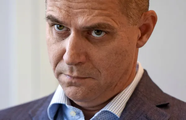 Jože P. Damjan meni, da je  
stroške  mogoče  zmanjšati na  
polovico sedanjega stroška 
iz investicijskega projekta.


