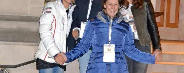Ekipa OŠ Antona Ukmarja iz Kopra (z leve): Vita Dodič, Taja Dodič in Nika 
Maglič ter njihova mentorica Tjaša Lutar Kafol (v ospredju).  