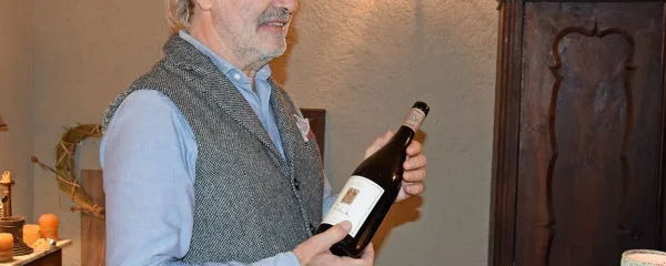 Svetlikova rebula sodi med zrela macerirana vina. 