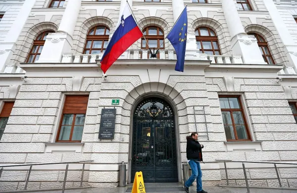Občna seja vrhovnega sodišča prednost pri izbiri predsednika vrhovnega sodišča daje Damijanu Florjančiču.