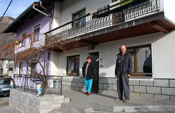 Priprava dokumentacije za gradnjo zunanjega dvigala se je 
zavlekla v pozno jesen, a Žejnovi so vajeni potrpeti.