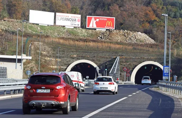 Vse verjetnejša postaja možnost, da bo v prihodnje skozi predor vendarle mogoče voziti brez  vinjete.