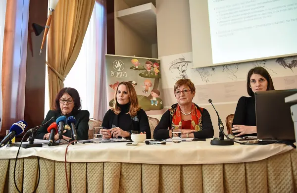 Na Zvezi prijateljev mladine Ljubljana Moste-Polje v zadnjem 
času opažajo velik problem revščine, ne le pri brezposelnih, 
temveč so od socialnih podpor vse bolj odvisni tudi zaposleni. 