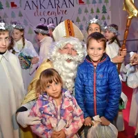 Tudi v Ankaranu je Miklavž delil darila pridnim  otrokom (foto)